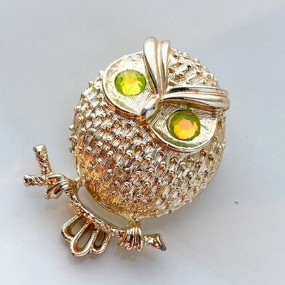 Owl Brooch Sarah Coventry Eyes Change Color Green To Amber - Picture 3 of 4